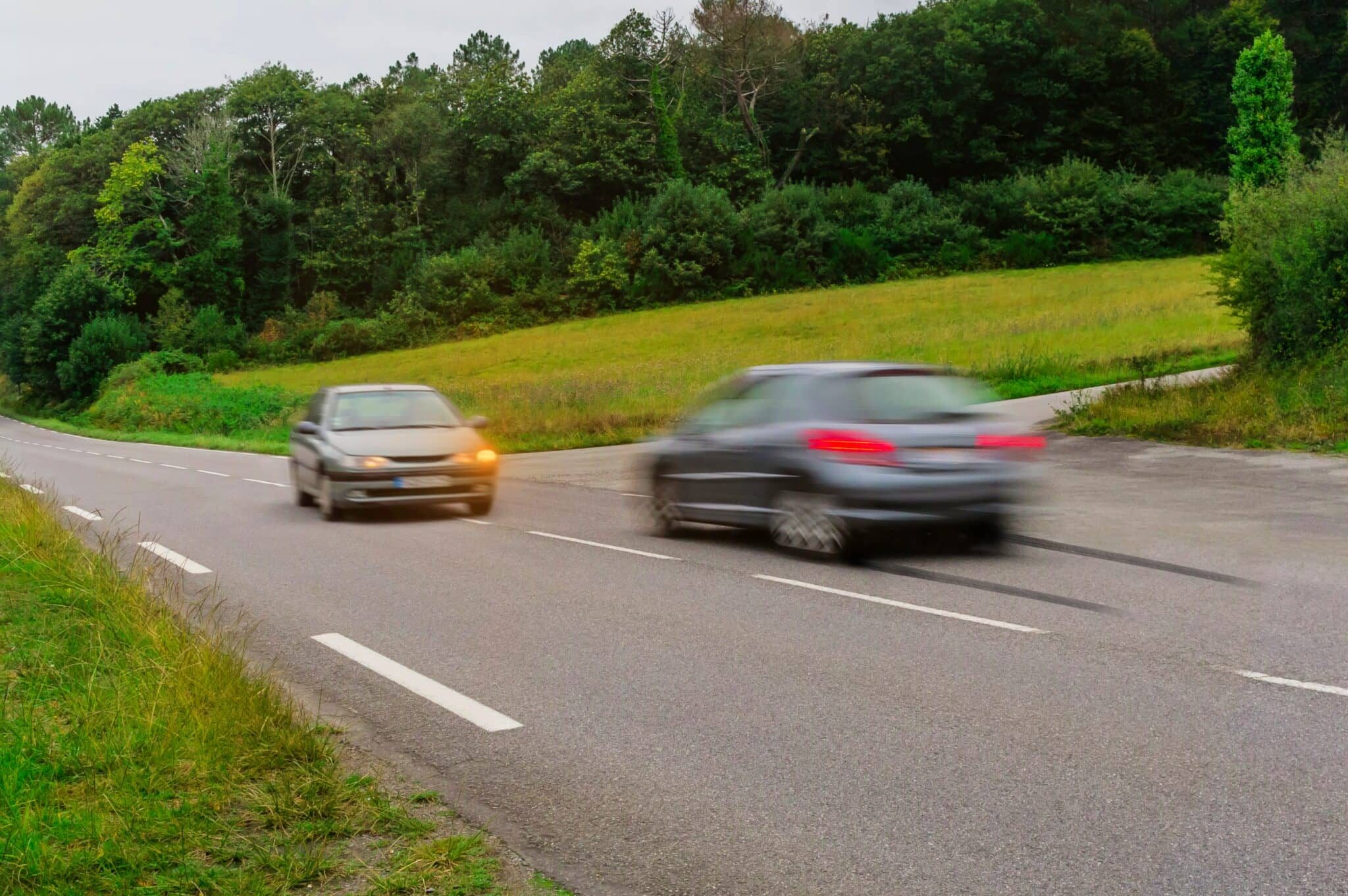 who-is-at-fault-in-a-left-turn-or-intersection-accident